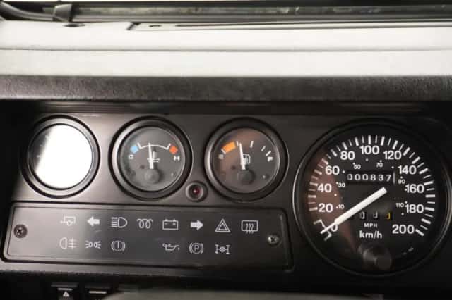 Land Rover Defender (1998) thumbnail 13