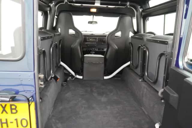 Land Rover Defender (1998) thumbnail 17