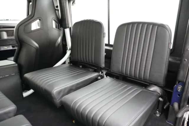 Land Rover Defender (1998) thumbnail 19