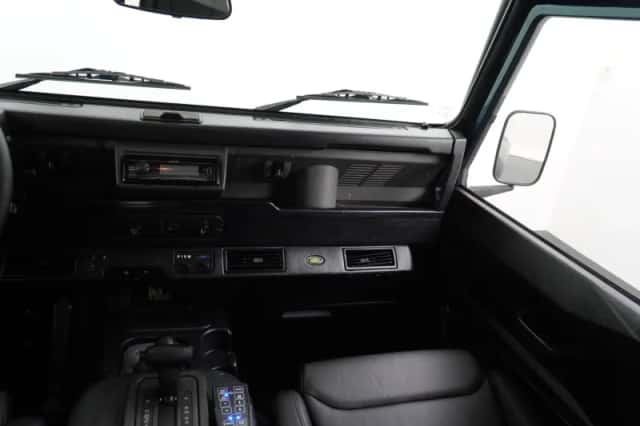 Land Rover Defender (1998) thumbnail 31
