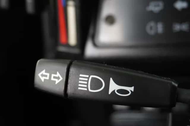 Land Rover Defender (1998) thumbnail 35