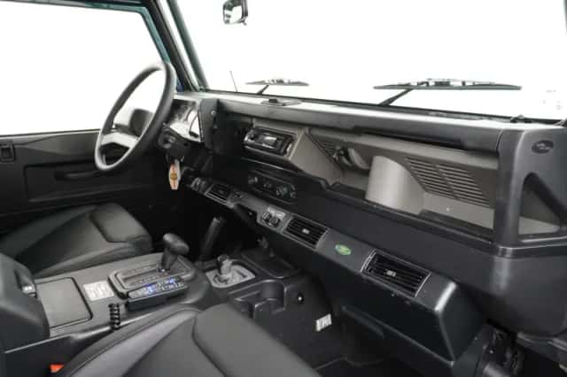 Land Rover Defender (1998) thumbnail 47