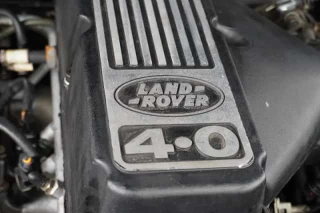 Land Rover Defender (1998) thumbnail 7