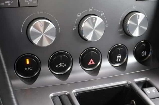 Aston Martin DB9 Volante (2008) thumbnail 26