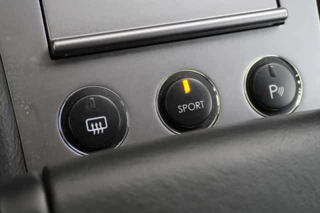 Aston Martin DB9 Volante (2008) thumbnail 27