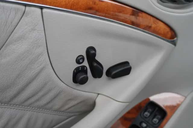 Mercedes-Benz CLK-Klasse (2003) thumbnail 16