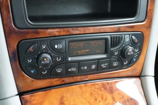 Mercedes-Benz CLK-Klasse (2003) thumbnail 24