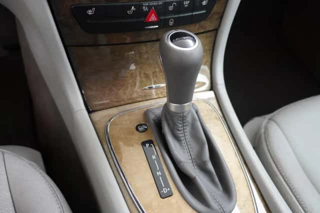 Mercedes-Benz E-Klasse (2009) thumbnail 12