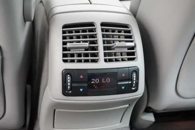 Mercedes-Benz E-Klasse (2009) thumbnail 23