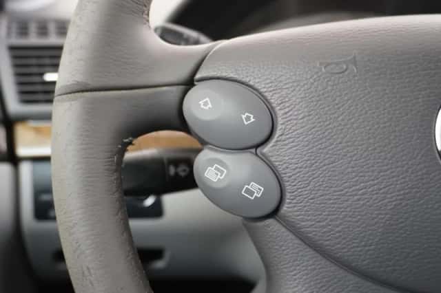Mercedes-Benz E-Klasse (2009) thumbnail 27