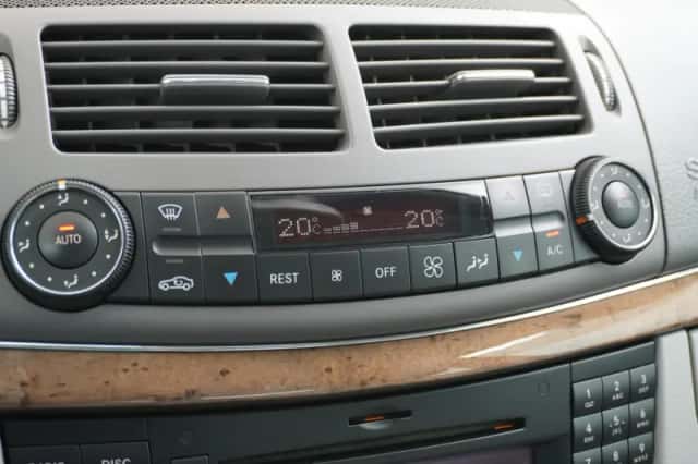 Mercedes-Benz E-Klasse (2009) thumbnail 30