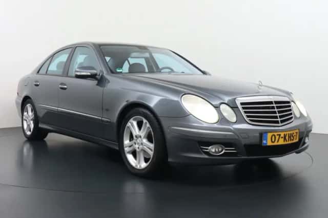 Mercedes-Benz E-Klasse (2009) thumbnail 4
