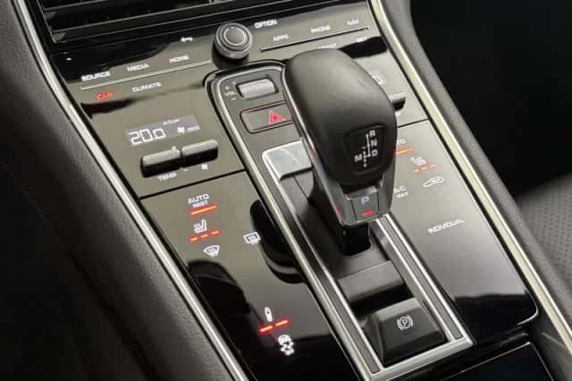 Porsche Panamera (2023) thumbnail 12