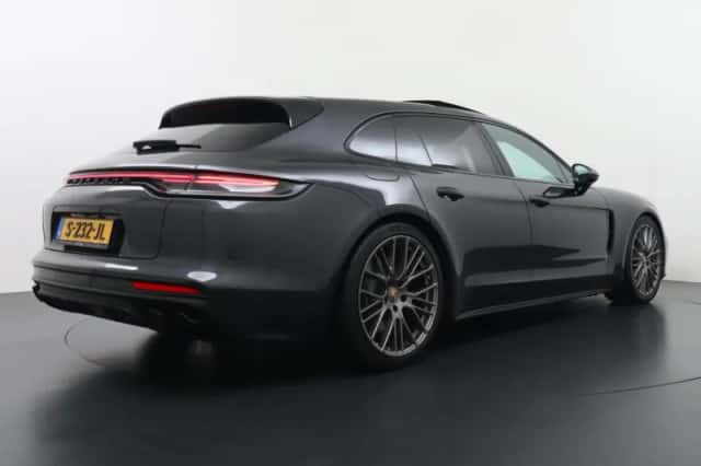 Porsche Panamera (2023) thumbnail 3