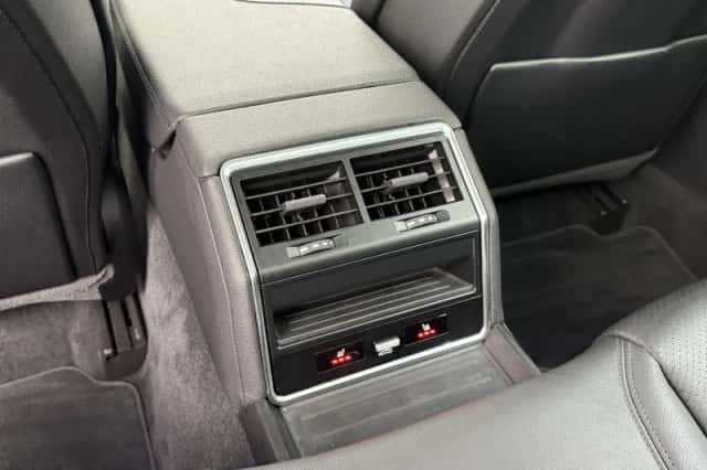 Porsche Panamera (2023) thumbnail 28