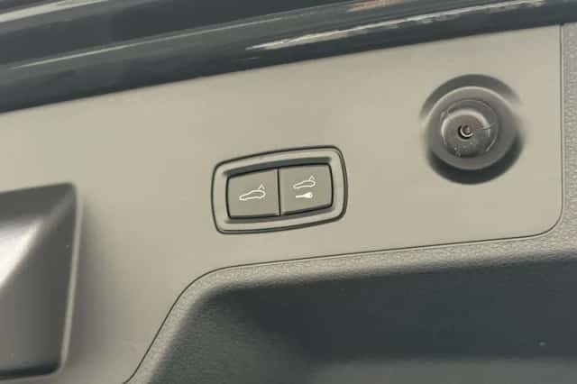Porsche Panamera (2023) thumbnail 40