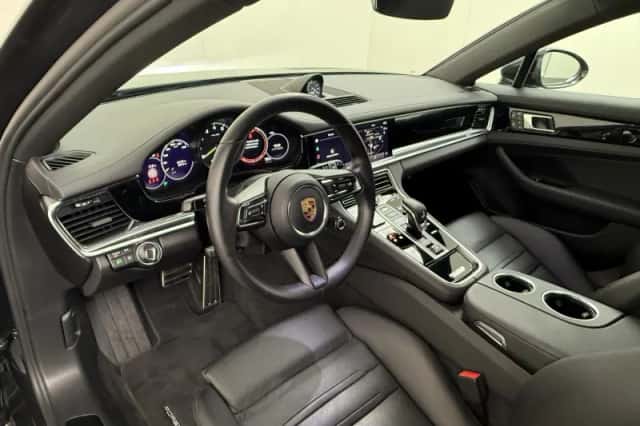 Porsche Panamera (2023) thumbnail 6