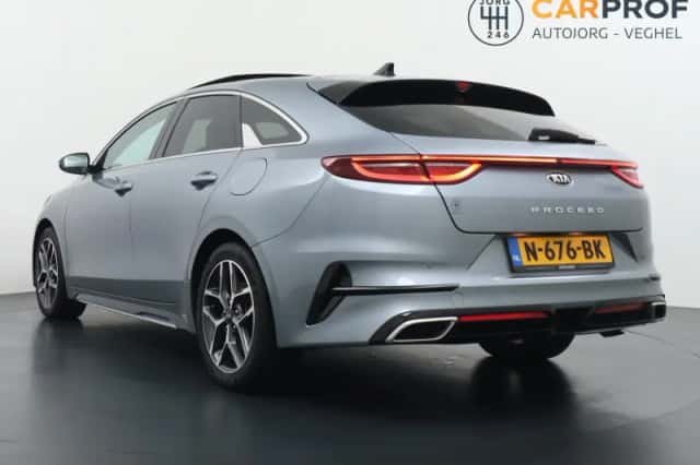 Kia Proceed (2021) thumbnail 2