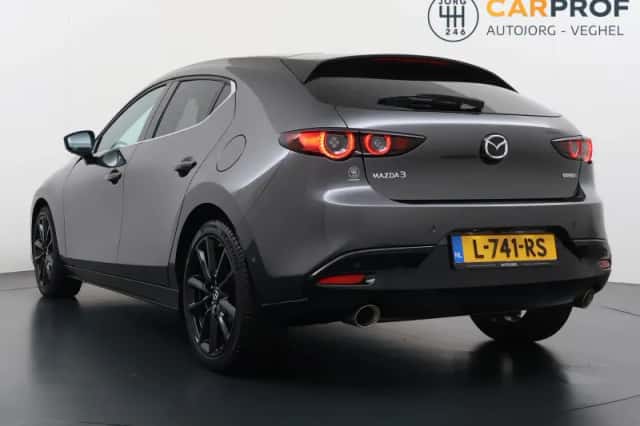 Mazda 3 (2021) thumbnail 2