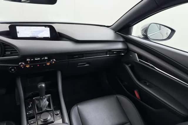 Mazda 3 (2021) thumbnail 21