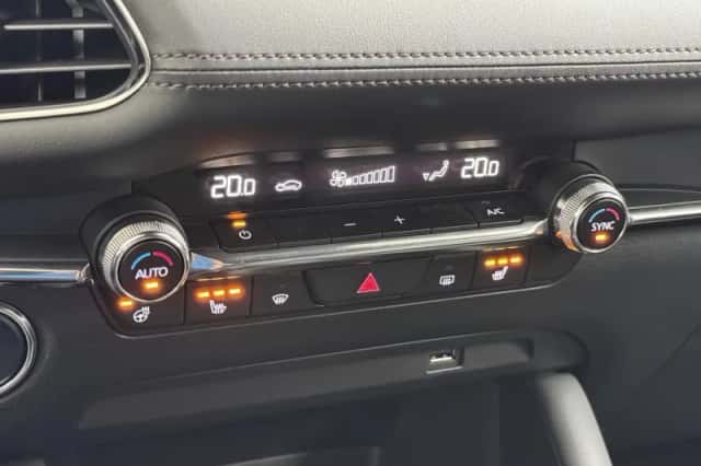 Mazda 3 (2021) thumbnail 31