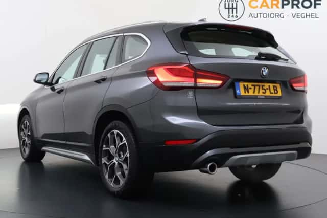 BMW X1 (2021) thumbnail 2