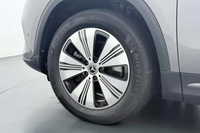 Mercedes-Benz EQA (2021) thumbnail 16