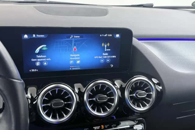Mercedes-Benz EQA (2021) thumbnail 29