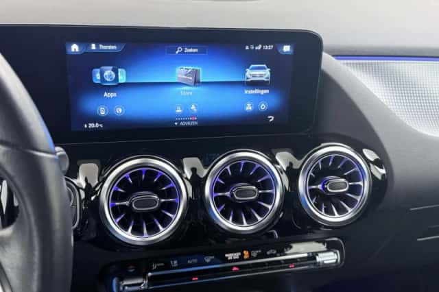 Mercedes-Benz EQA (2021) thumbnail 31