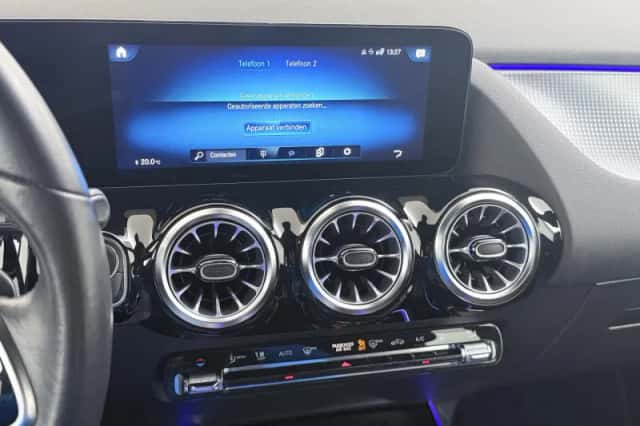 Mercedes-Benz EQA (2021) thumbnail 32