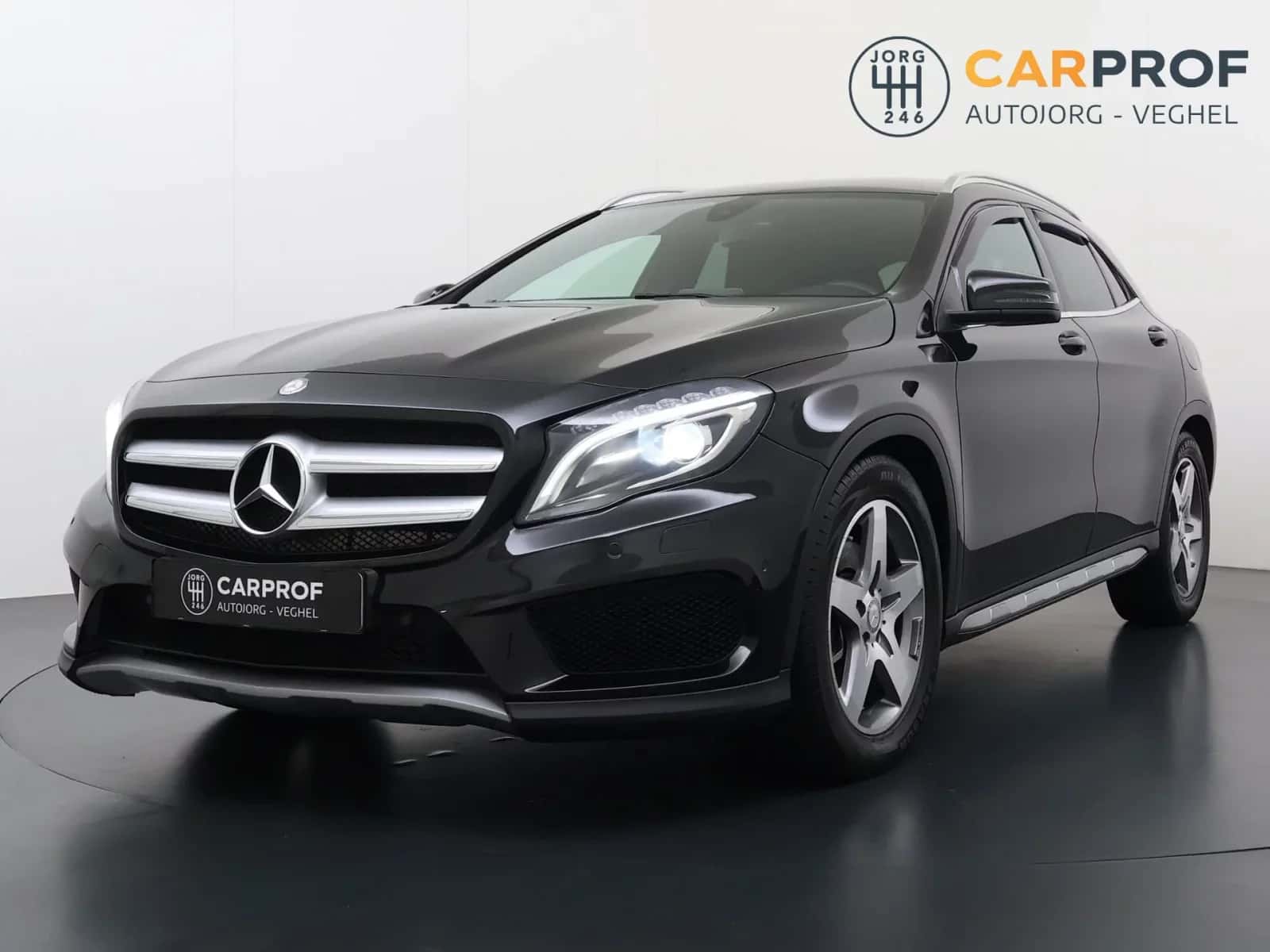 Mercedes-Benz GLA-Klasse (2016) — foto 1