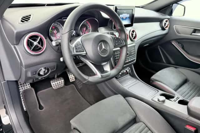 Mercedes-Benz GLA-Klasse (2016) thumbnail 12