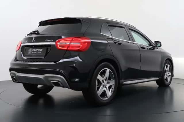Mercedes-Benz GLA-Klasse (2016) thumbnail 3