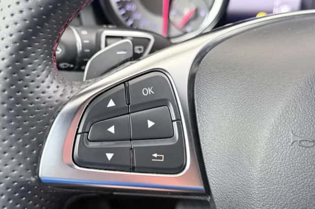 Mercedes-Benz GLA-Klasse (2016) thumbnail 24