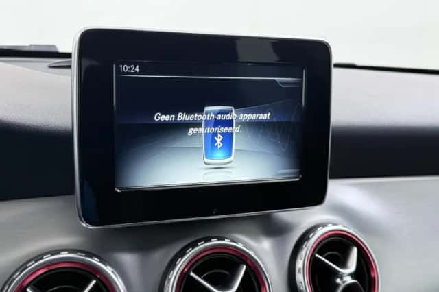 Mercedes-Benz GLA-Klasse (2016) thumbnail 30
