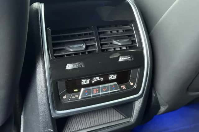 BMW XM (2023) thumbnail 29