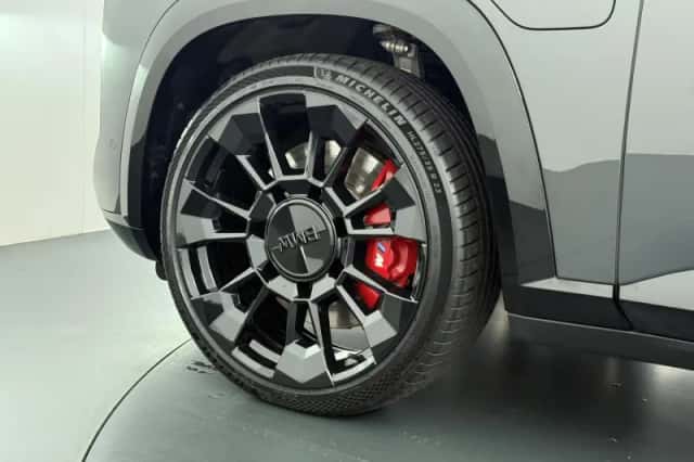 BMW XM (2023) thumbnail 10