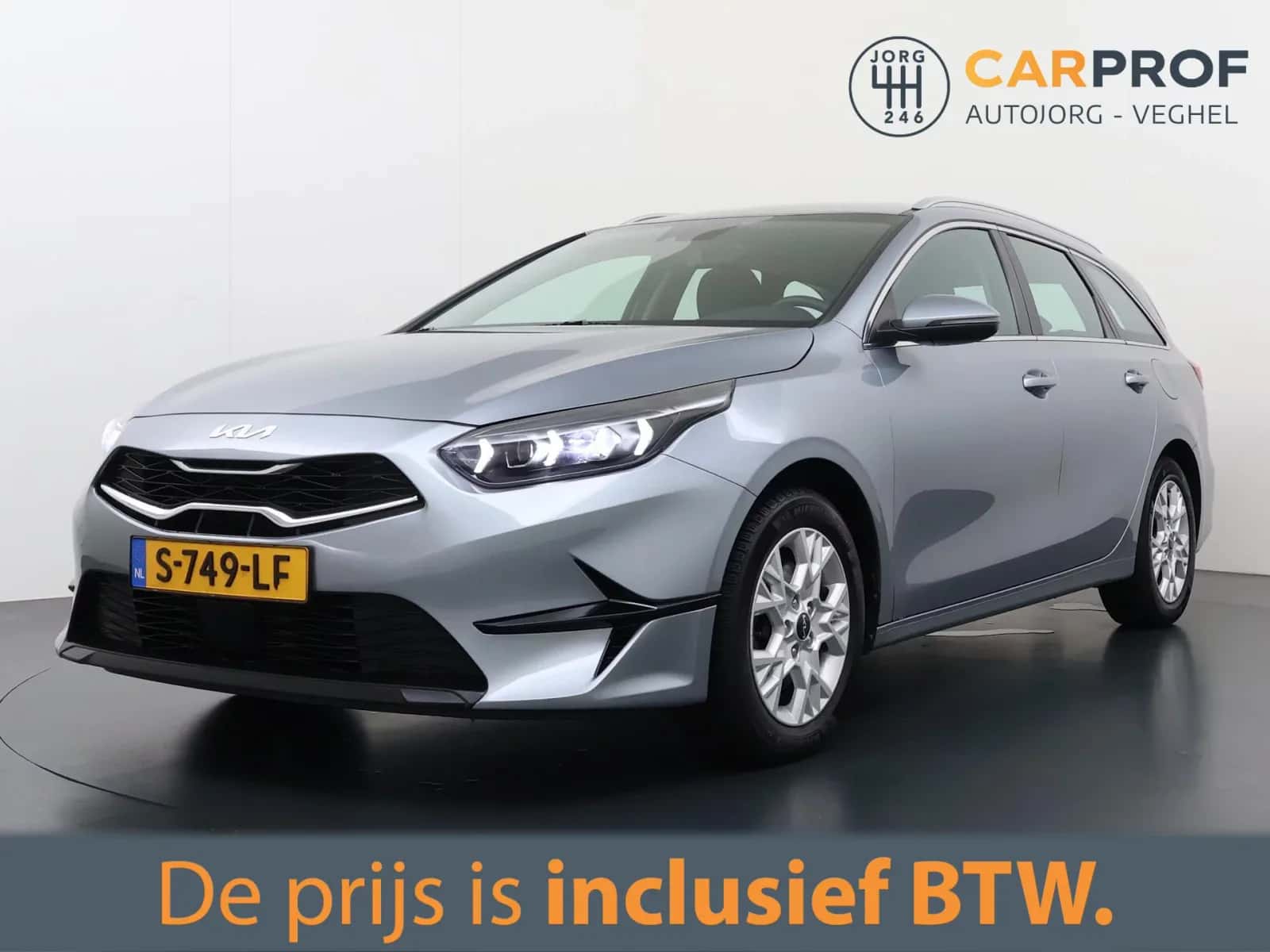 Kia Ceed Sportswagon (2023) — foto 1