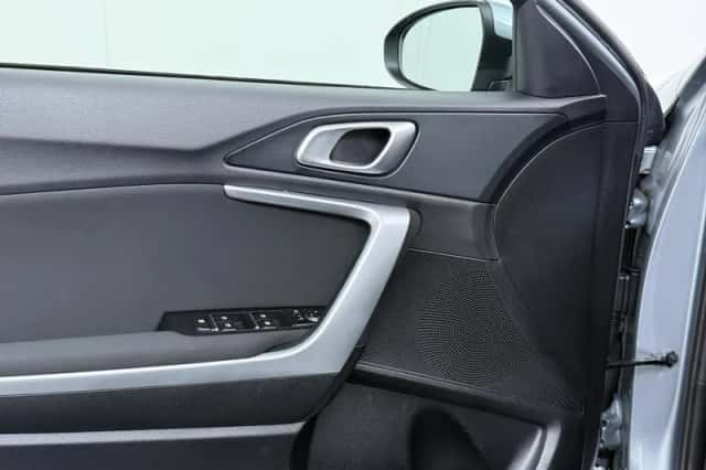 Kia Ceed Sportswagon (2023) thumbnail 12