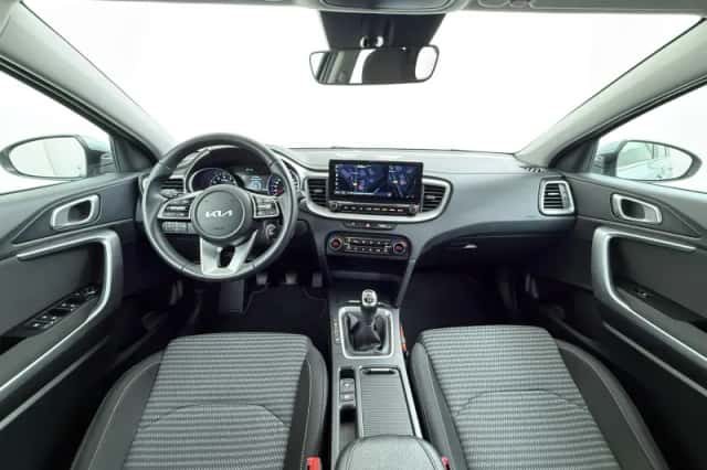 Kia Ceed Sportswagon (2023) thumbnail 19