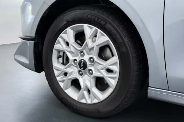 Kia Ceed Sportswagon (2023) thumbnail 9