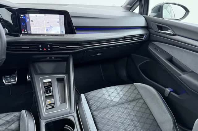 Volkswagen Golf (2021) thumbnail 23