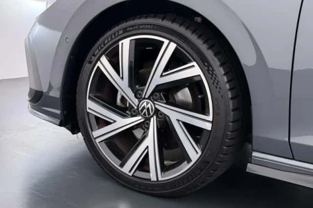 Volkswagen Golf (2021) thumbnail 10