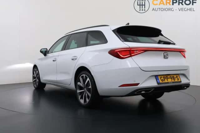 SEAT Leon Sportstourer (2024) thumbnail 2