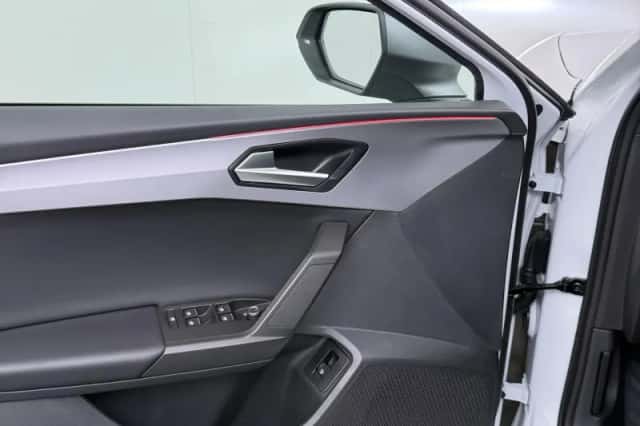 SEAT Leon Sportstourer (2024) thumbnail 16