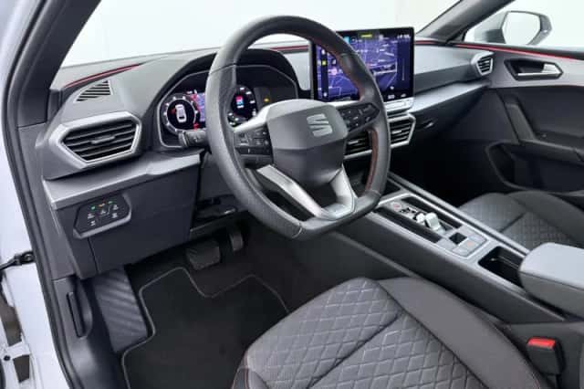 SEAT Leon Sportstourer (2024) thumbnail 7