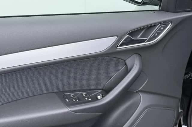 Audi Q3 (2015) thumbnail 11