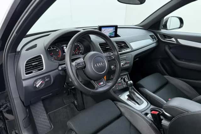 Audi Q3 (2015) thumbnail 12