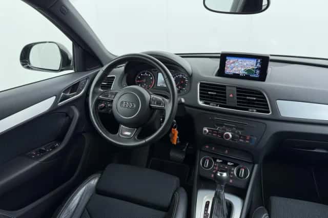 Audi Q3 (2015) thumbnail 18
