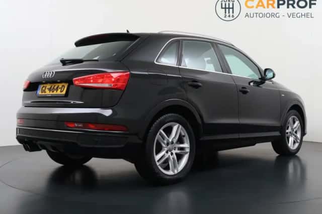 Audi Q3 (2015) thumbnail 3